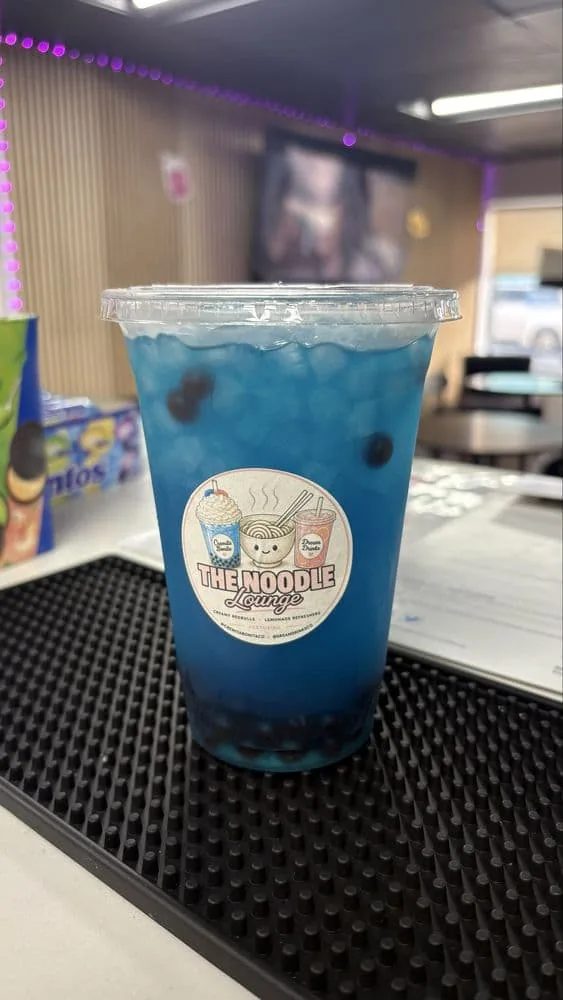 Blue refresher with boba pearls
